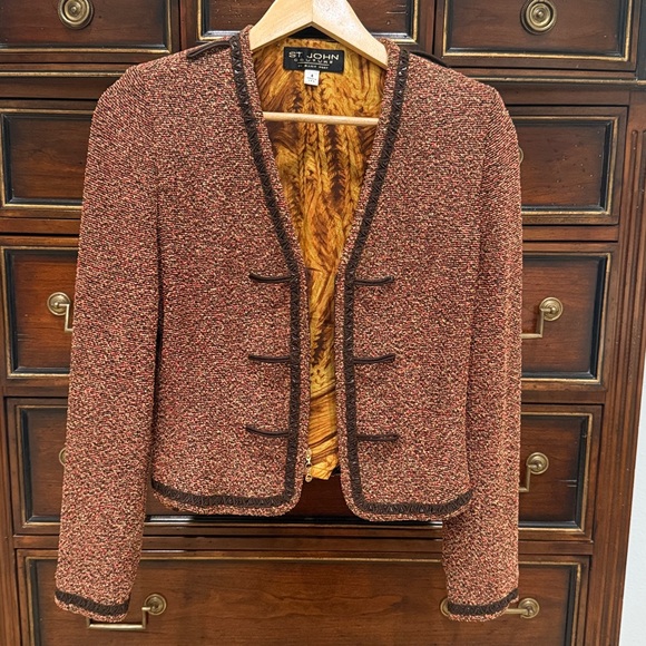 Jacket - Picture 8 of 9